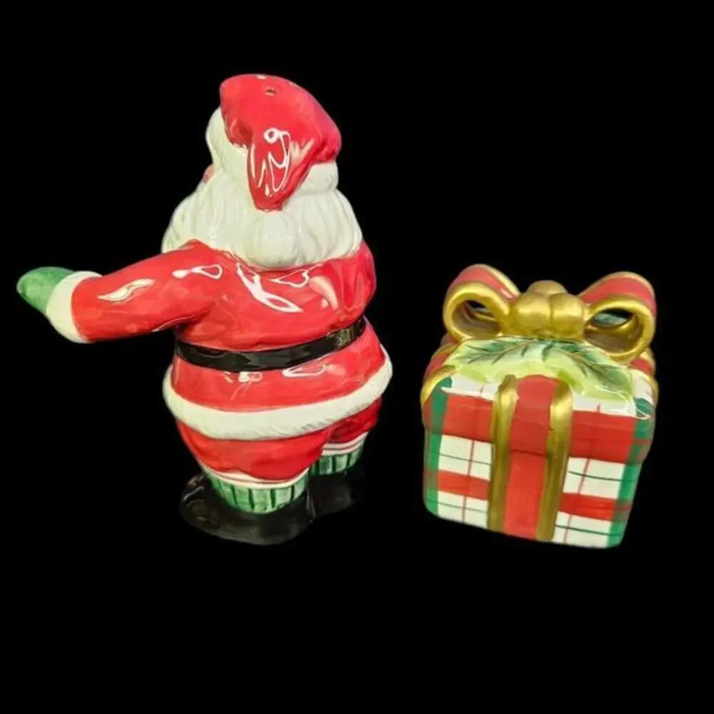 Fitz and Floyd Salt and Pepper Shakers Santa Claus Xmas Present Ceramic New READ